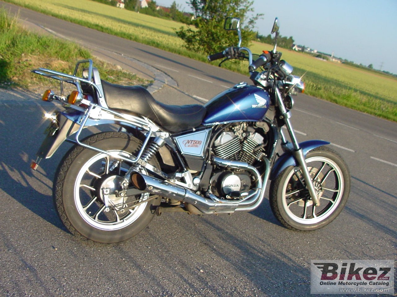 Big xxastxx@onlinehome.de vt 500 c picture and wallpaper from Bikez.com